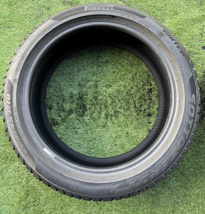 Anvelope Iarna 255/40/18-225/45/18 Pirelli Winter Sottozero 3 RSC*