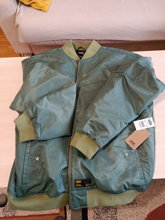 Оригинални Зимни якета Vans - чисто нови с етикет