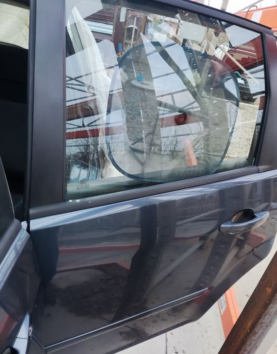 vînd caroserie aproape completa făra motor Ford C max 2009