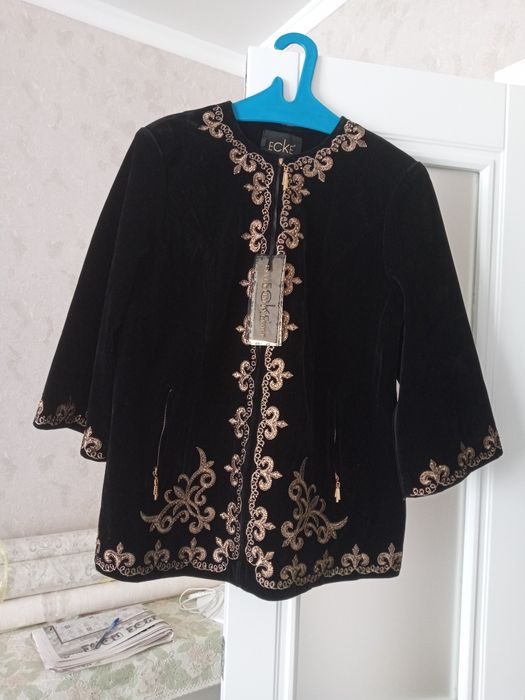 Бархатная куртка в казахском стиле