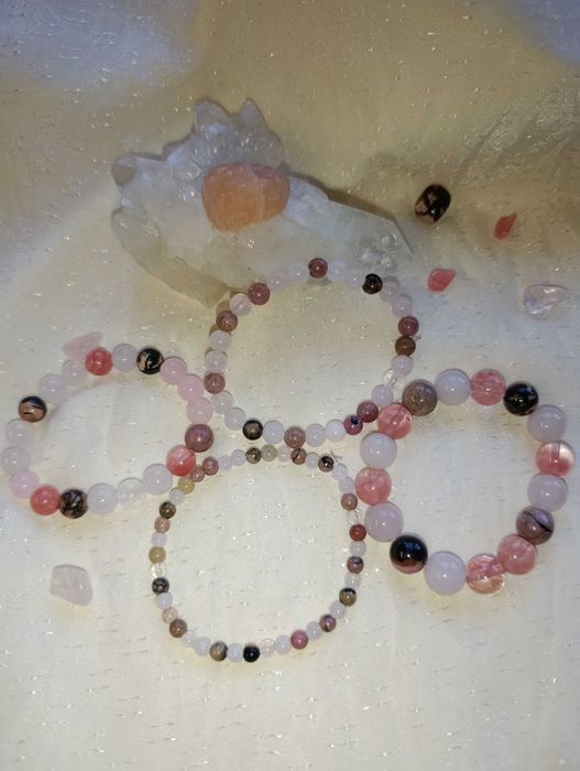 ЛЕЧЕБНА ГРИВНА от 3 вида полускъпоценни камъни. КОЛЕДА