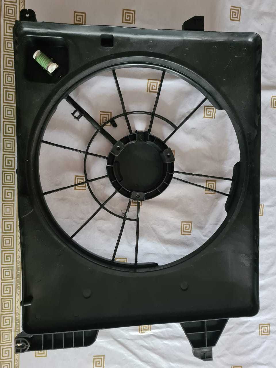 Диффузор вентилятор Киа Соренто Kia Sorento. Без моторчика
