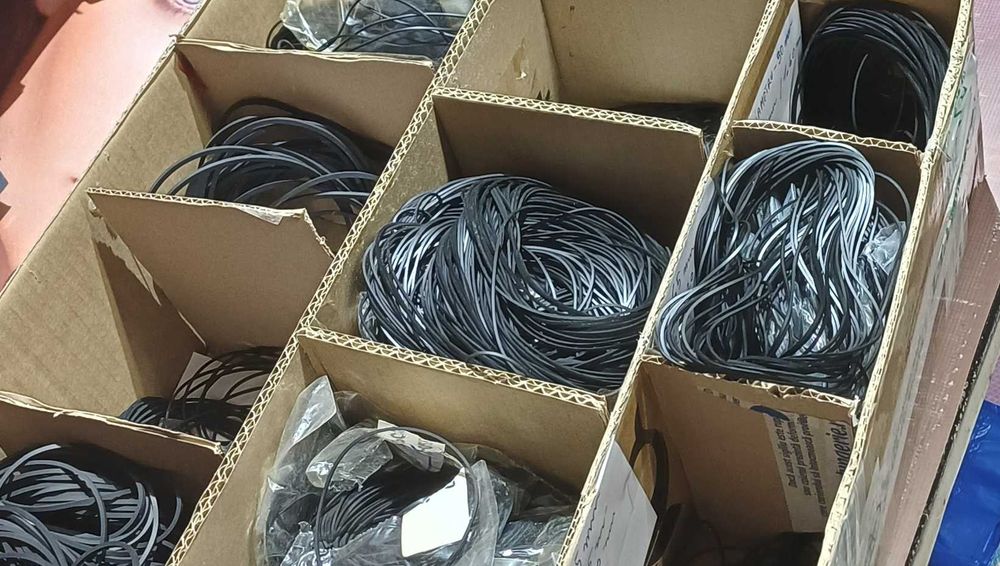 stock epuizat astept noi curele . anunut disponibilitatea lor