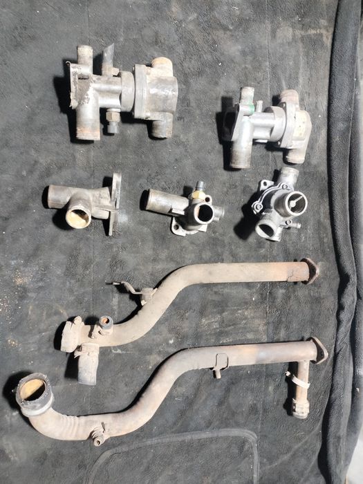 Трубка печки,корпус термостата ВАЗ Лада 2109,2110,2114,приора,калина