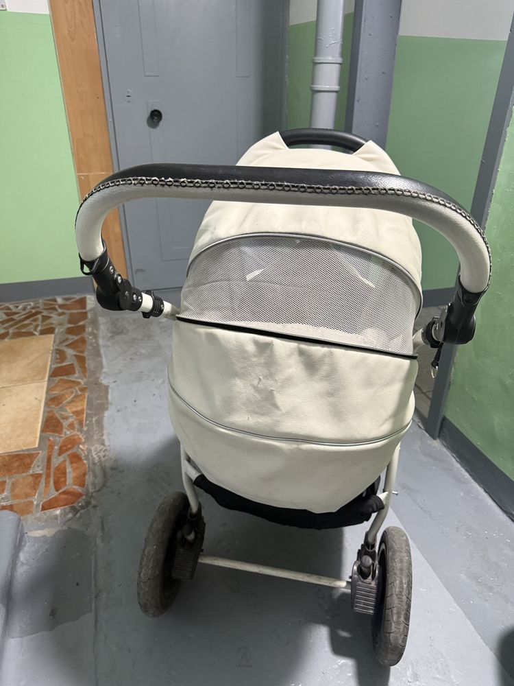 Продам коляску прогулочную+ люлька+ автокресло