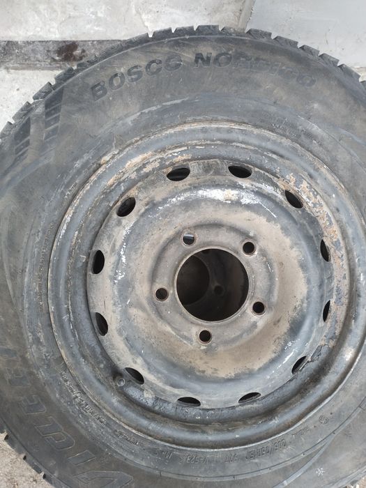 Продам зимние колеса на ниву р15