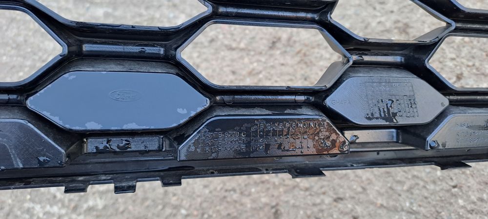 Grila centrala radiator Ford Puma ST-line 2024/2025