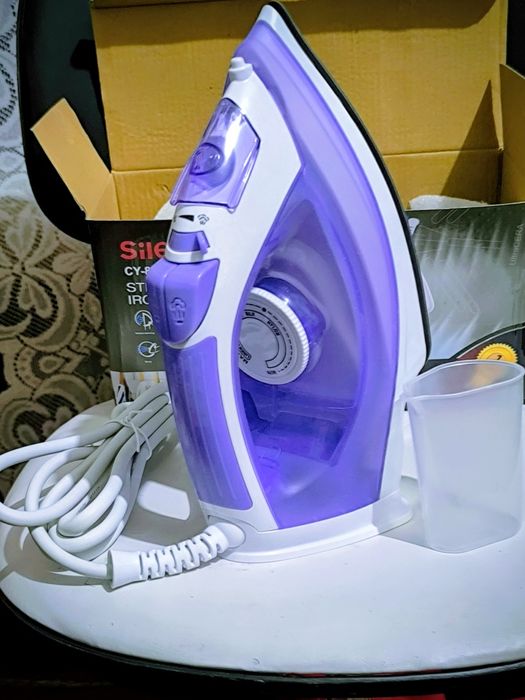 Утюг с паром и антиугарный. Новый. Для дома и подарка.
