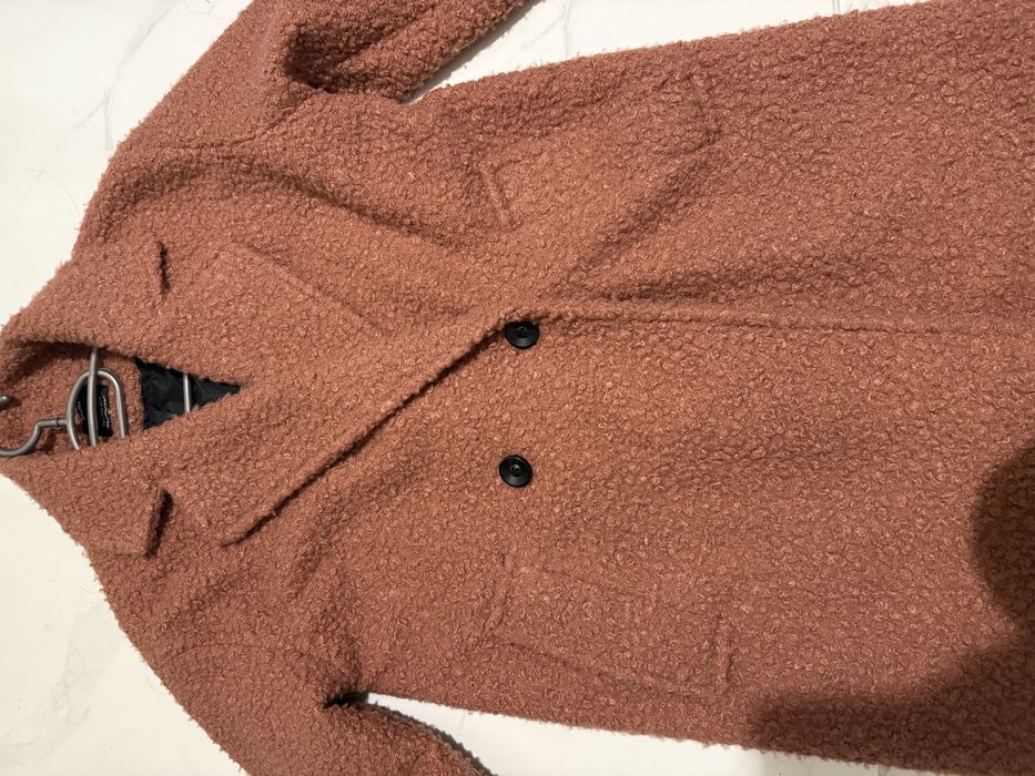 Дамско палто BERSHKA