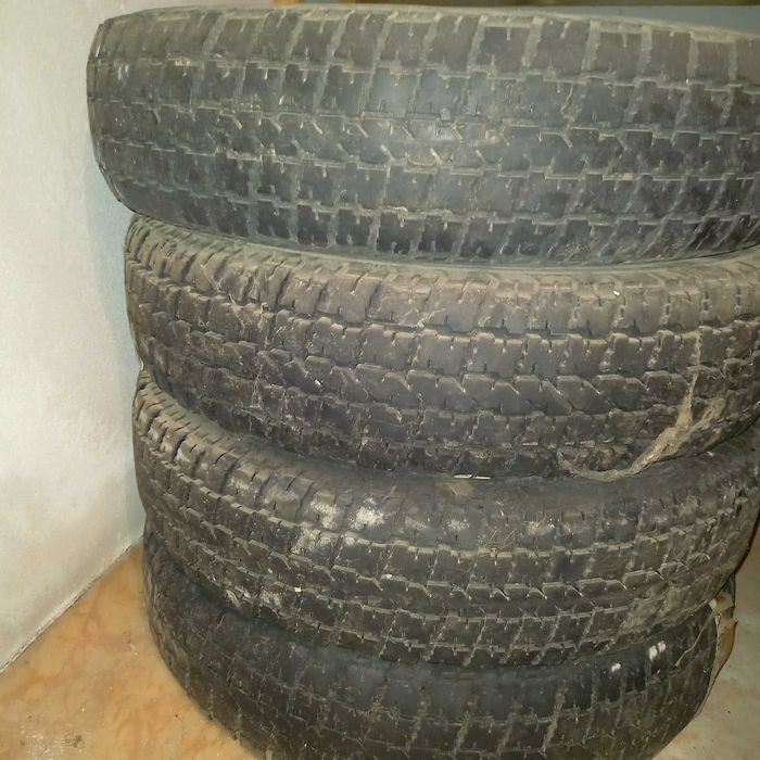 Гуми 185/75/16 в добро състояние