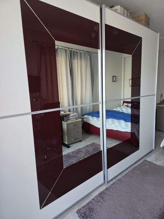 Dresing alb cu roșu