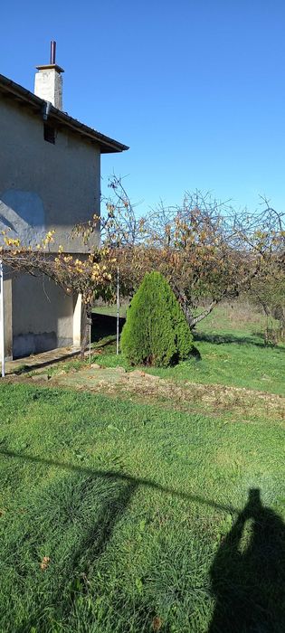 Продавам къща в с. БЕЛИЛА Община Средец