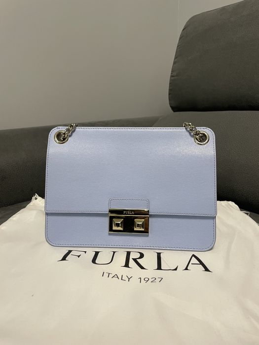 Furla Bella чанта небесно синьо