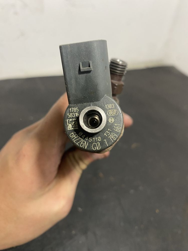 Injector injectoare BMW Seria 7 E65 3.0 730d 218 cp  7789661