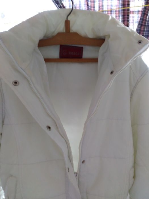 Дамско топло бяло яке