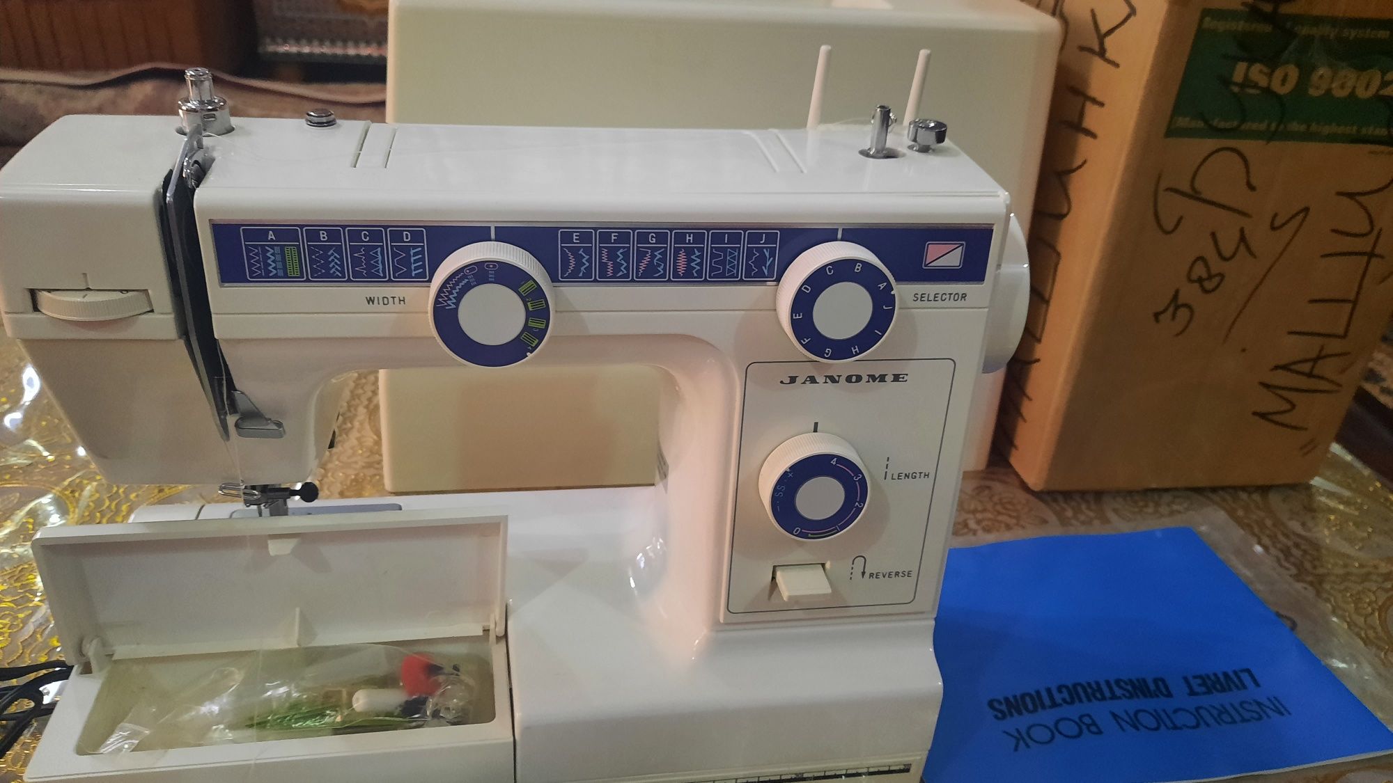 Janumiy машинка новый  жапан аригинал карго дубай