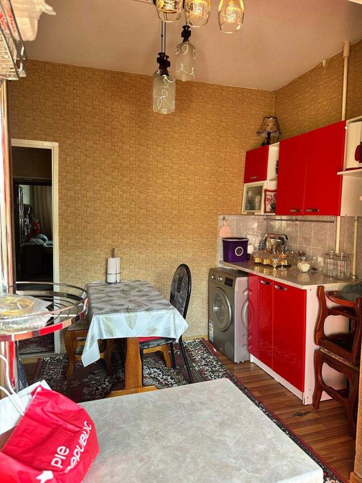 Юнусабад 14квартал.Продам 3 комн. квартиру на 4 этаже 5этажного дома.