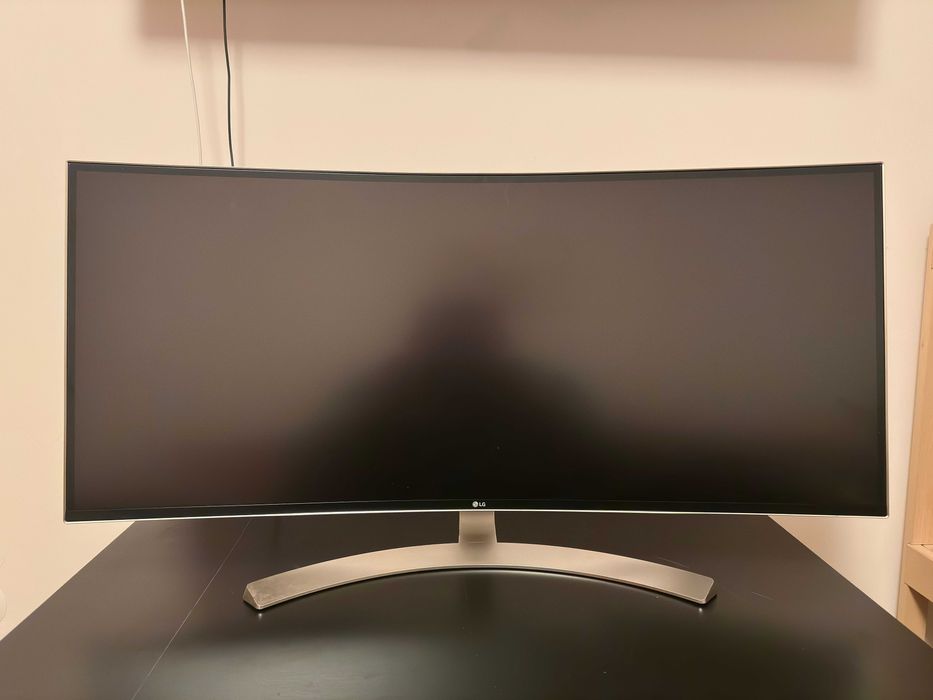 Monitor LG 37.5 inch