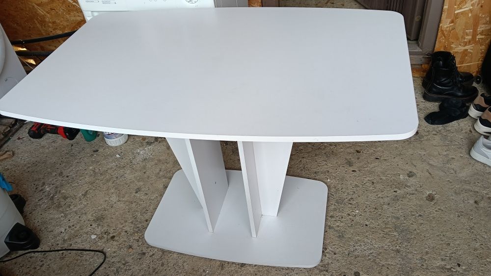 Vând masă de bucătărie 350 de lei