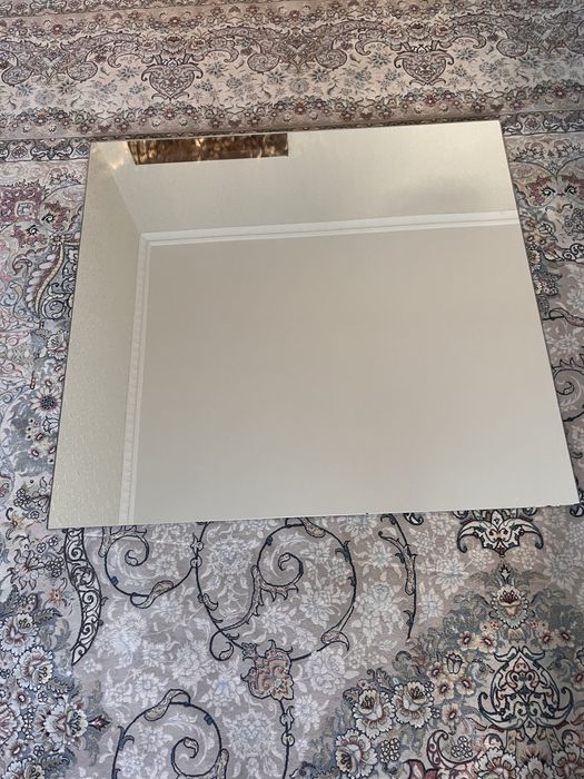 Зеркало без рамы