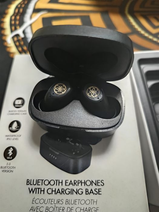 Căști Guess Noi O dată folosite