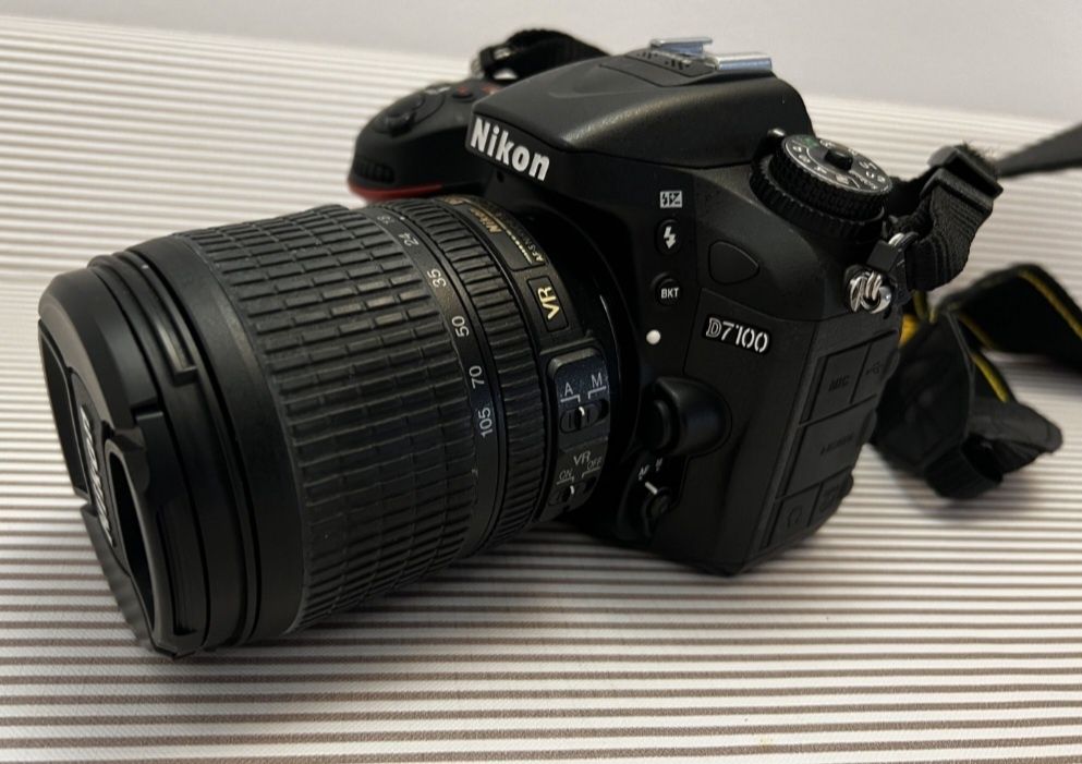 Nikon D 7100 cu obiectiv 18 105