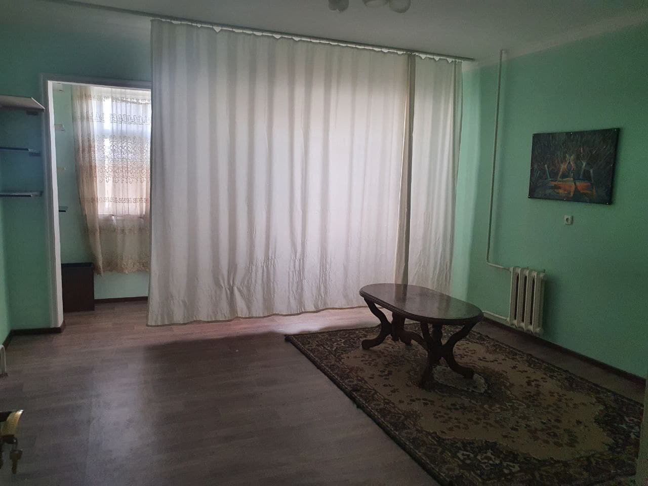 Сдается в аренду 2 х комнатная ул Бобура Аэропорт рядом без мебели