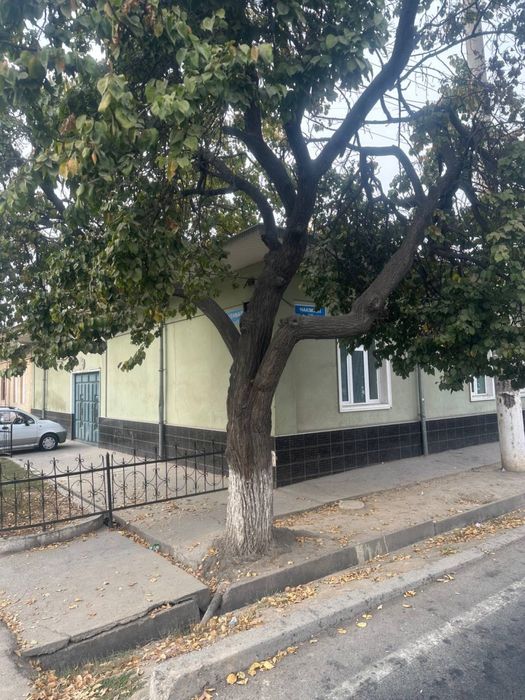 Uchastka sotiladi hovli 3 sotix