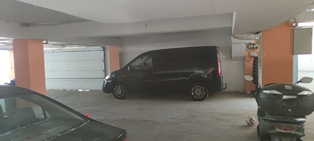 Loc parcare la demisol. Str Drumul Valea Furcii