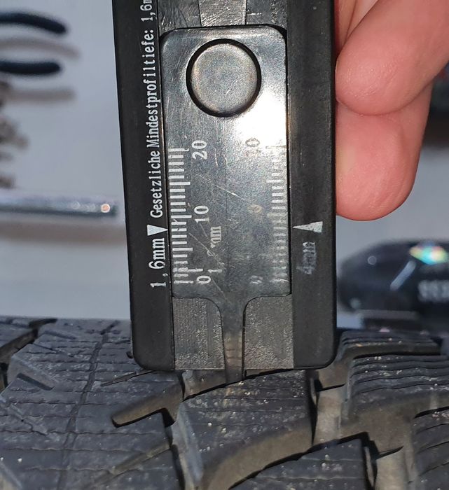 4 бр зимни гуми Nokian Snowproof P 245/40/R18 XL 97V