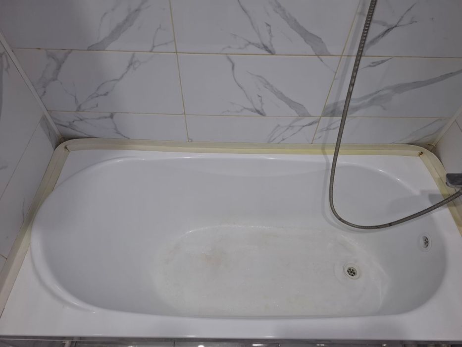 Продам ванную, унитаз и гарнитур