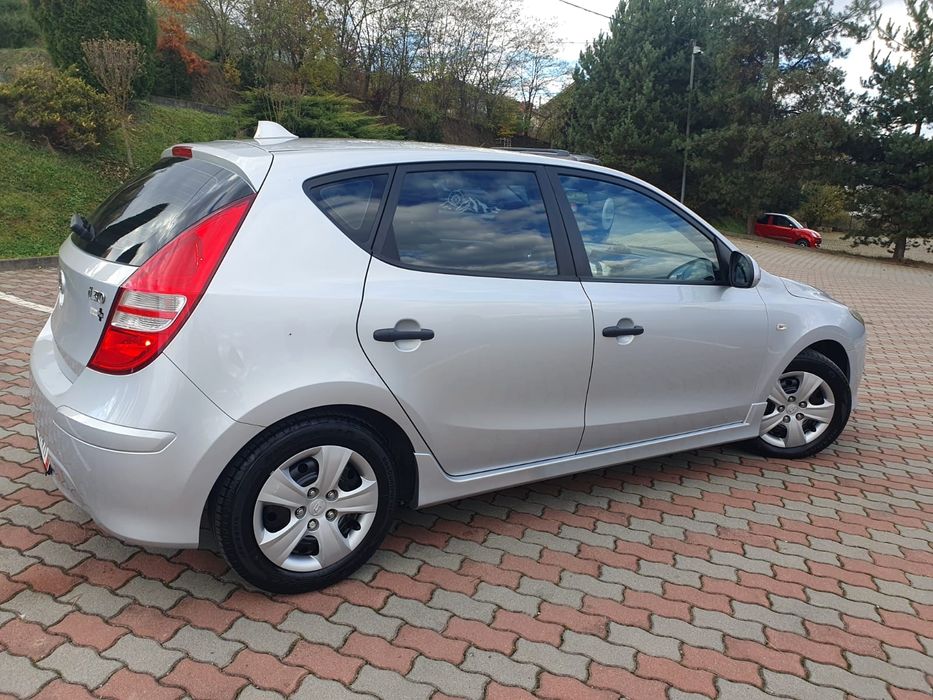 -Hyundai i30 facelift-2011-1.4benzina-109cai-euro5-germania toll -