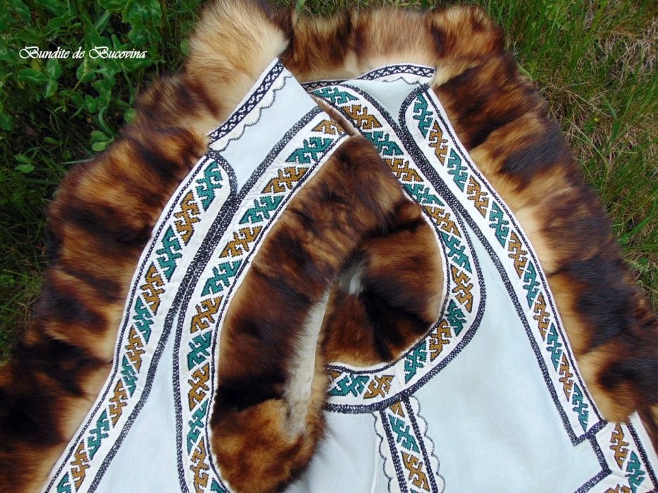 Bundita barbateasca traditionala cu blana de dihor
