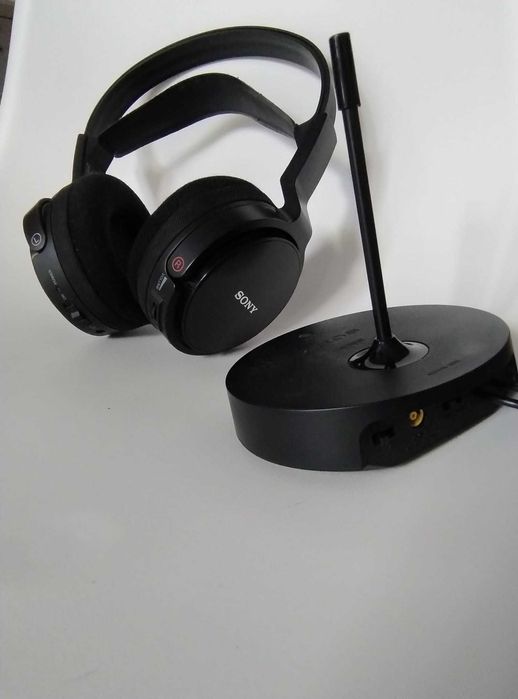 Căști Wireless Sony MDR-RF811R – Comfort și Libertate de Mișcare