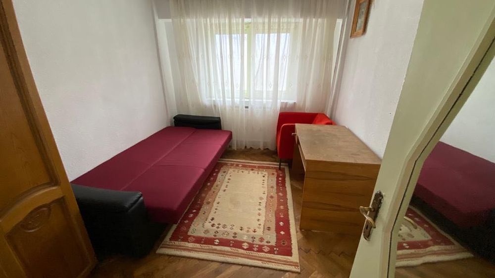 Vând apartament 3 camere Primaverii (Romarta)
