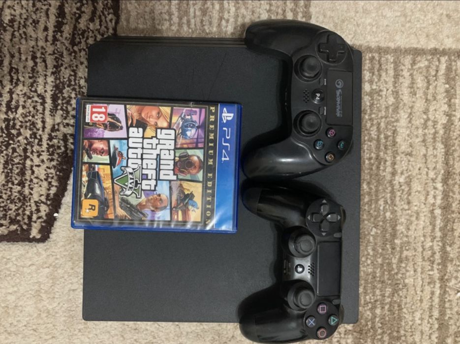 Ps 4 pro 1 tb plus 5 jocuri