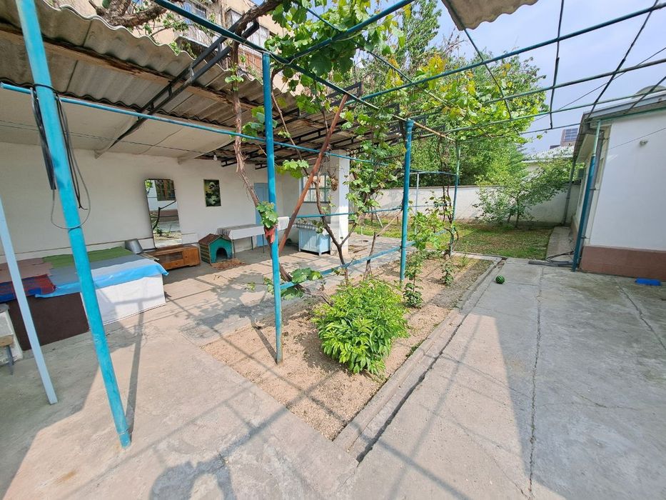 3 ком. ДОМ на участке 4,2 сотки. Мирзо-Улугбек р-н, ул. Буюк Ипак Йули