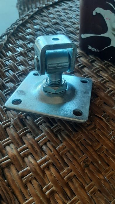 Balama Reglabila cu Placa de Prindere pe Stalp 100x100mm