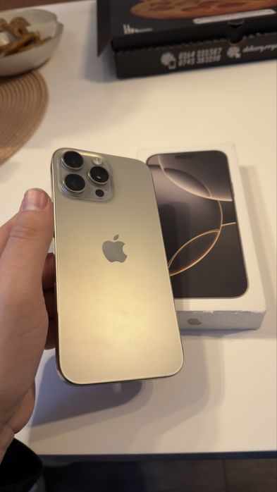 Iphone 16 pro max 10/10 activat in octombrie 2024
