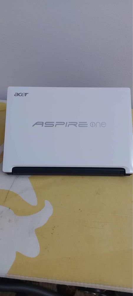 Mackbook Acer 2GB