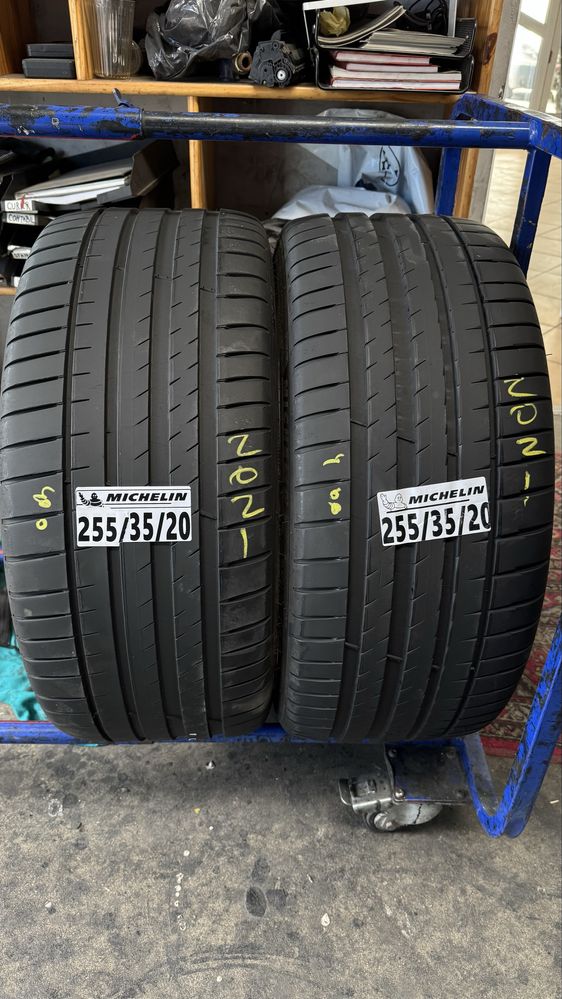 255/35/20 michelin