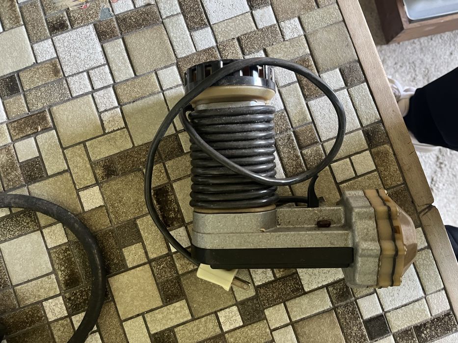 Ръчен електрически компресор МУСТАНГ