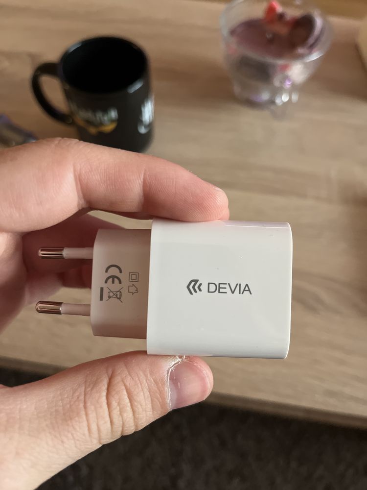 Адаптер за телефон - 20W