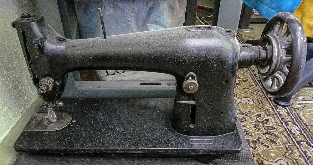 продам швейную машину для шитья кожи