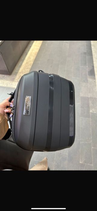 Брендовый чемодан