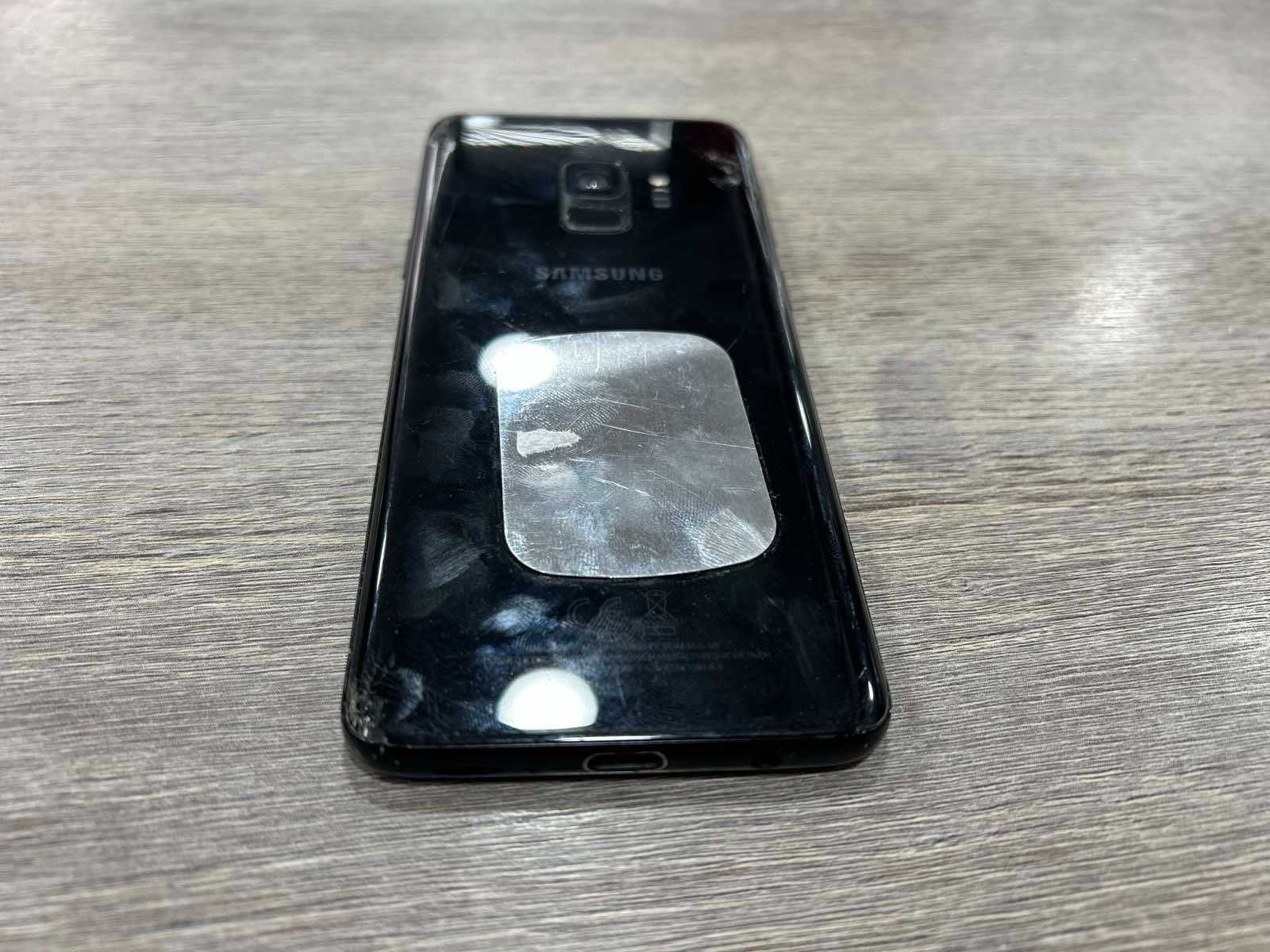 Продавам Samsung Galaxy S9