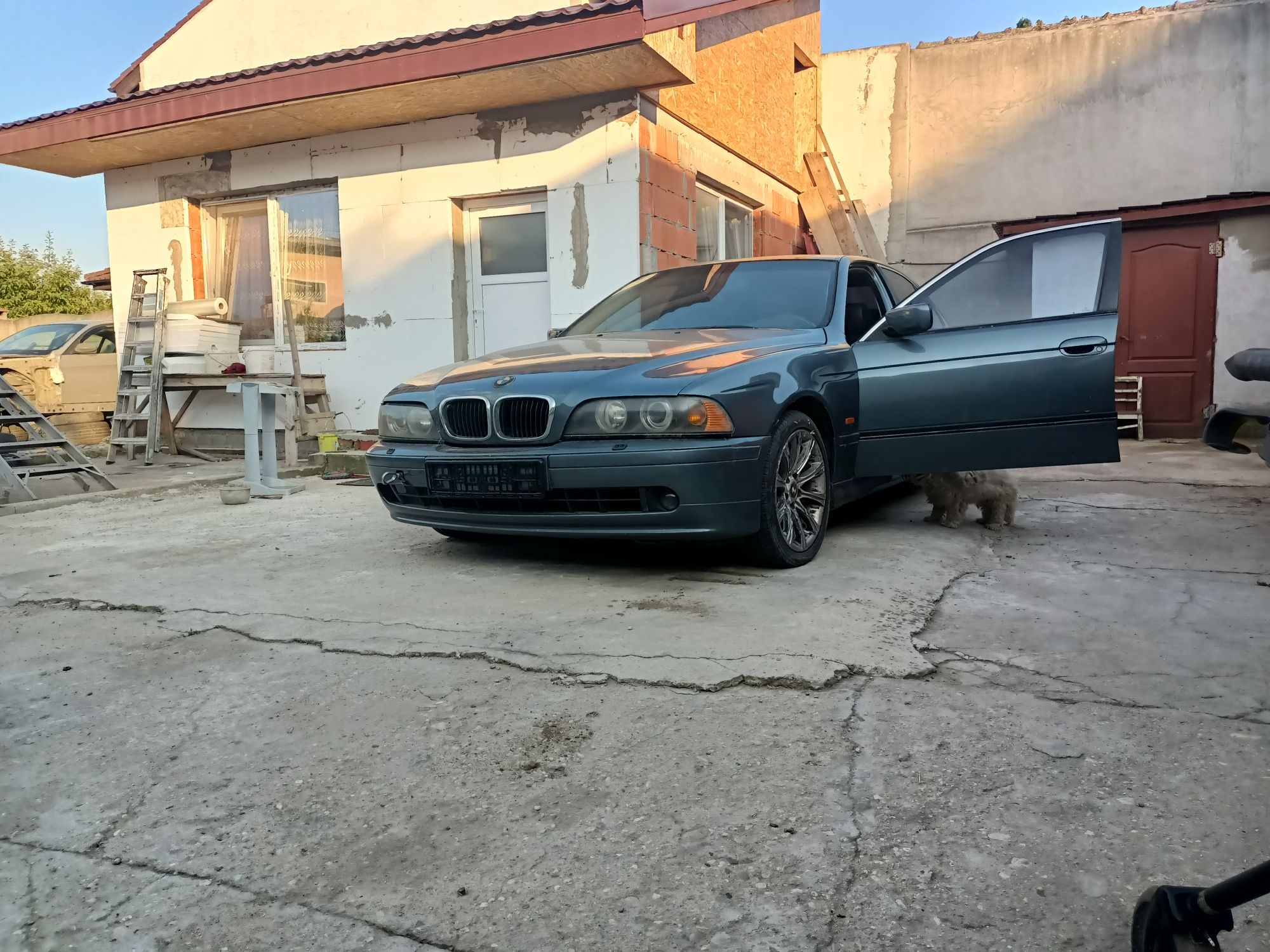 Desfac orice piesa BMW seria 5 E39 Facelift 525D de 163 de caii