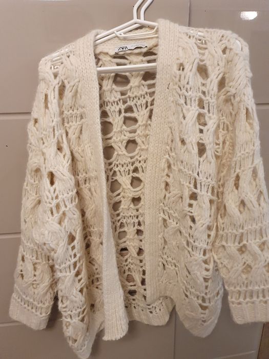 Pulover NOU deosebit de frumos REDUCERE