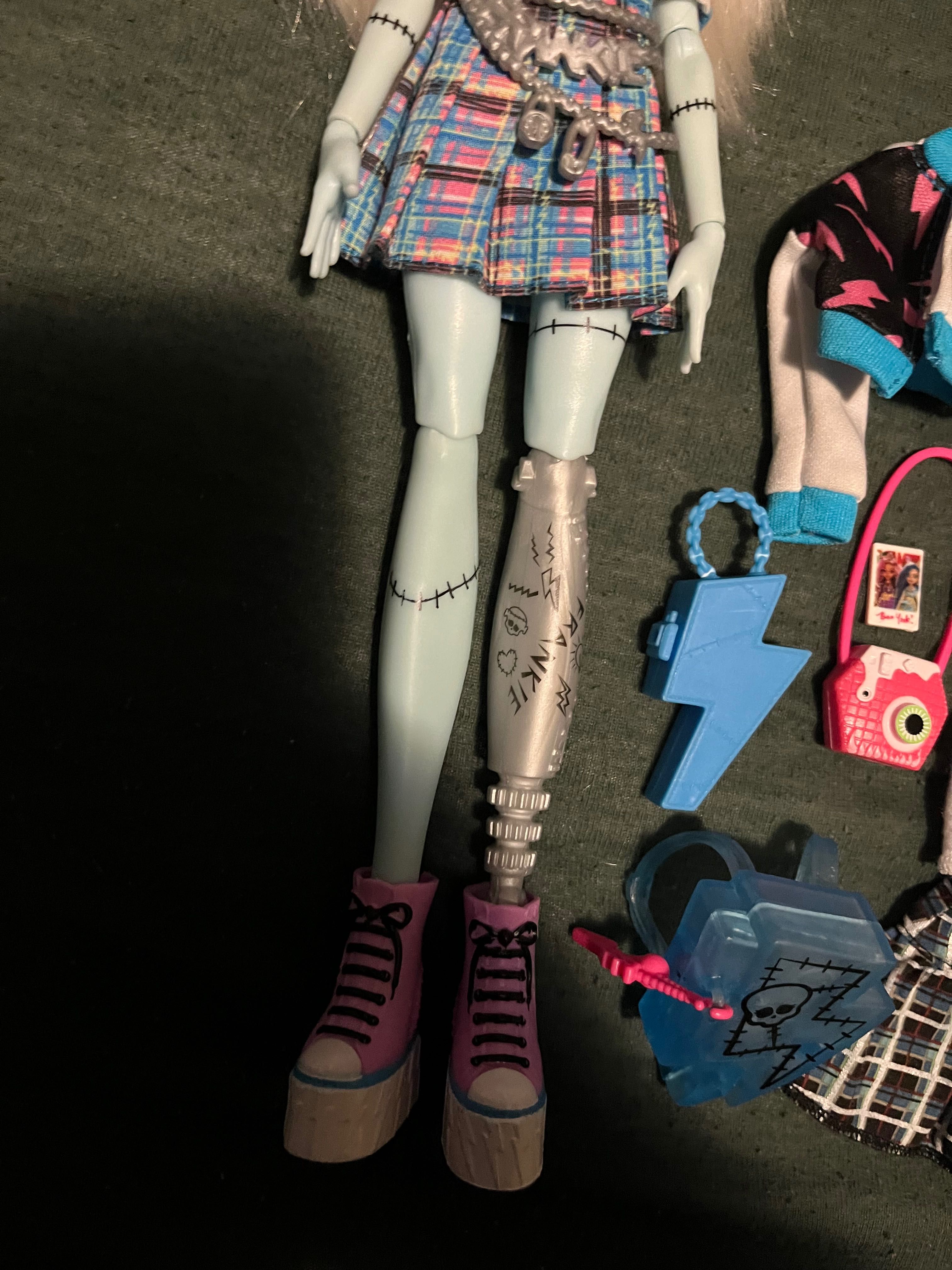 Монстър Хай/Monster High Frankie Stein кукла G3 с много аксесоари