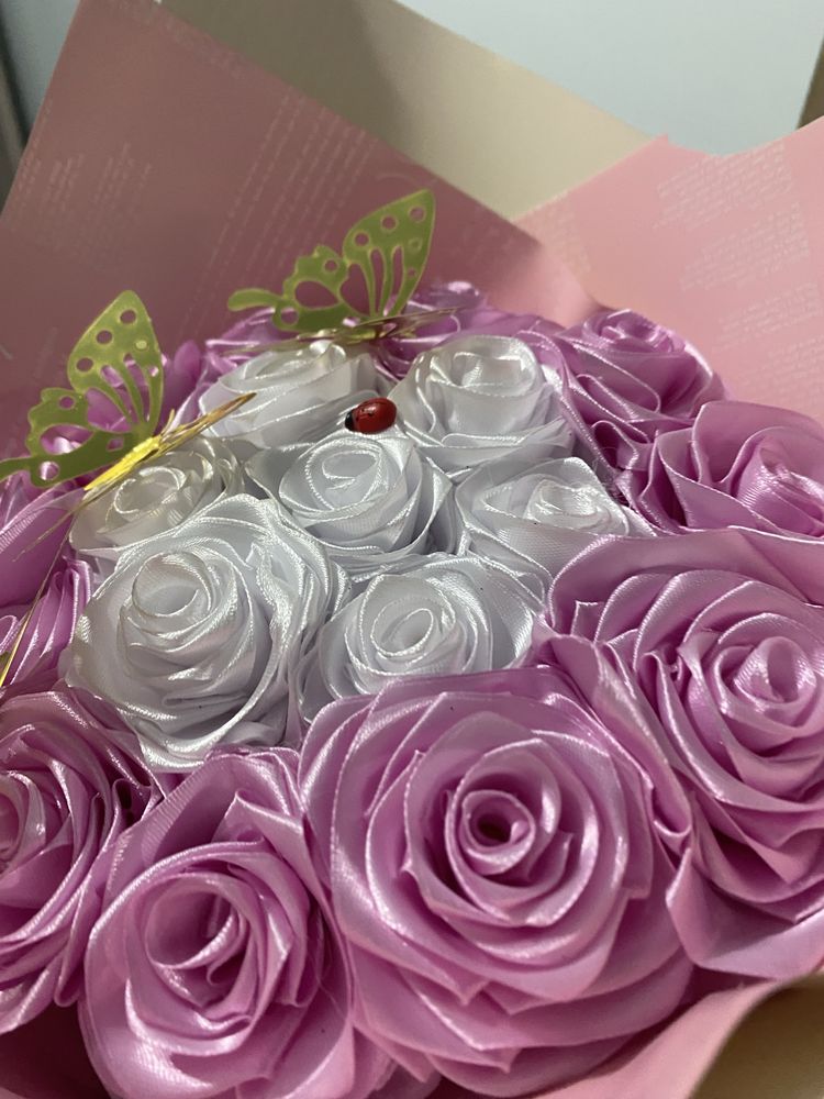 Buchet trandafiri fin satin ( trandafiri eterni )